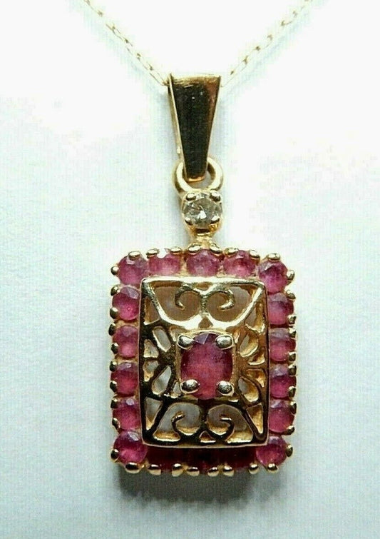 *VINTAGE* 14k Yellow Gold Natural Ruby and Diamond  Pendant w/16" 14K Chain