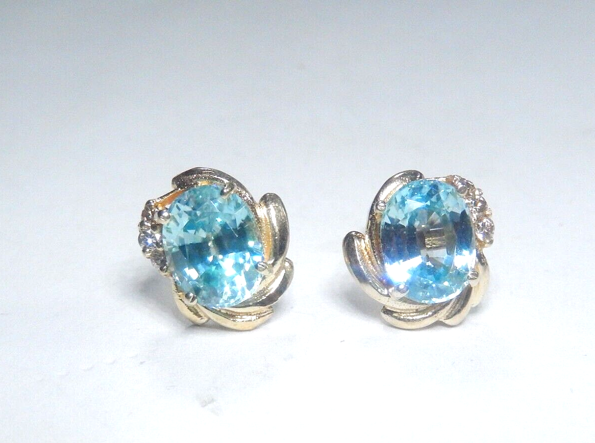 *VINTAGE*  14k Yellow Gold 4.0 CT Oval  Shaped Blue Topaz & Diamond Earrings