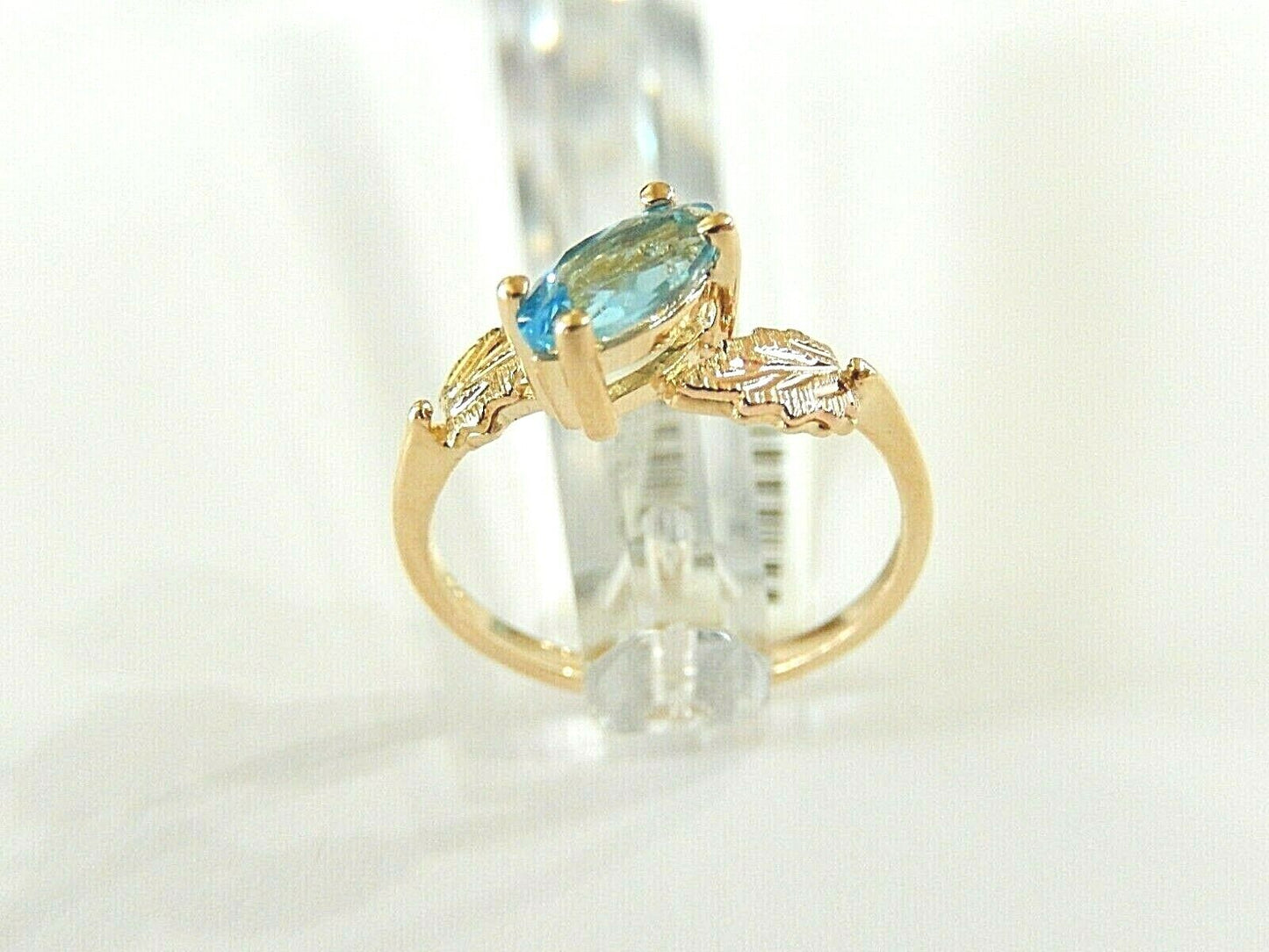 *NWT*  10K Yellow Gold Genuine Blue Topaz Two Leaf Design Ring Size 7.5