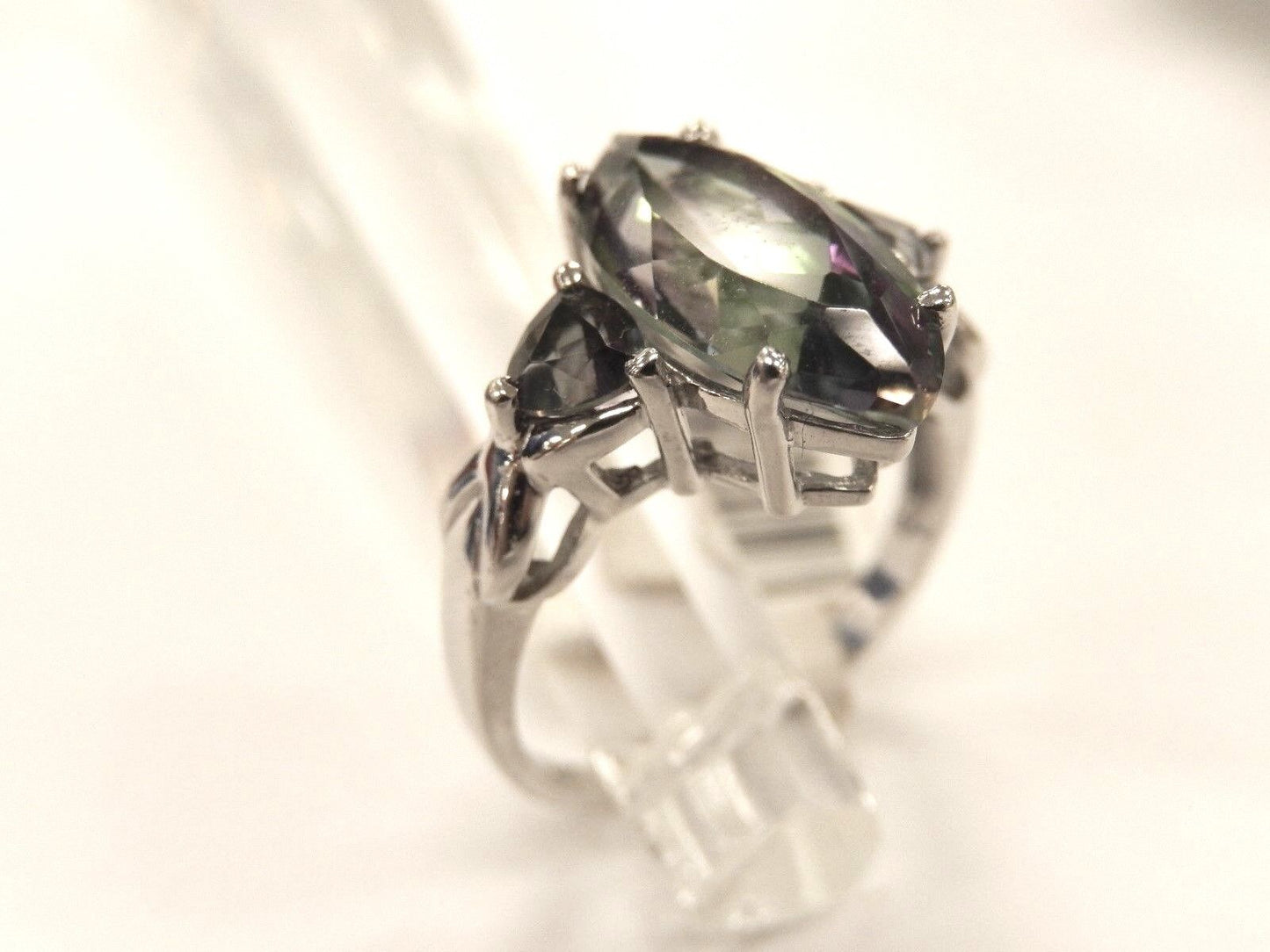 10K White Gold 3ct Three-Stone Color Changing Mystic Topaz Ring Size 7