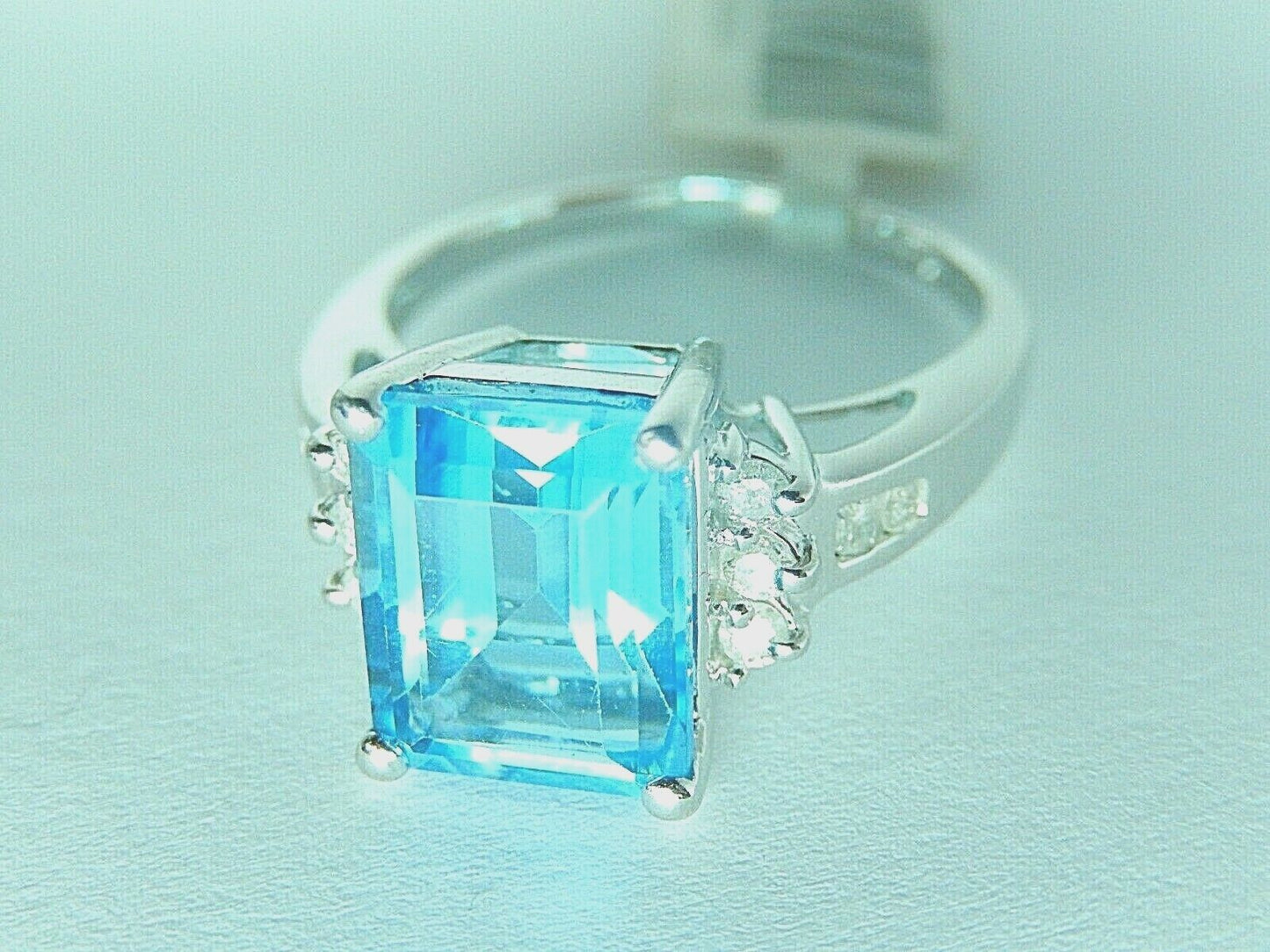 10K White Gold 3CT London Blue Topaz & 10 Natural Round Diamond Ring Sz 7.5