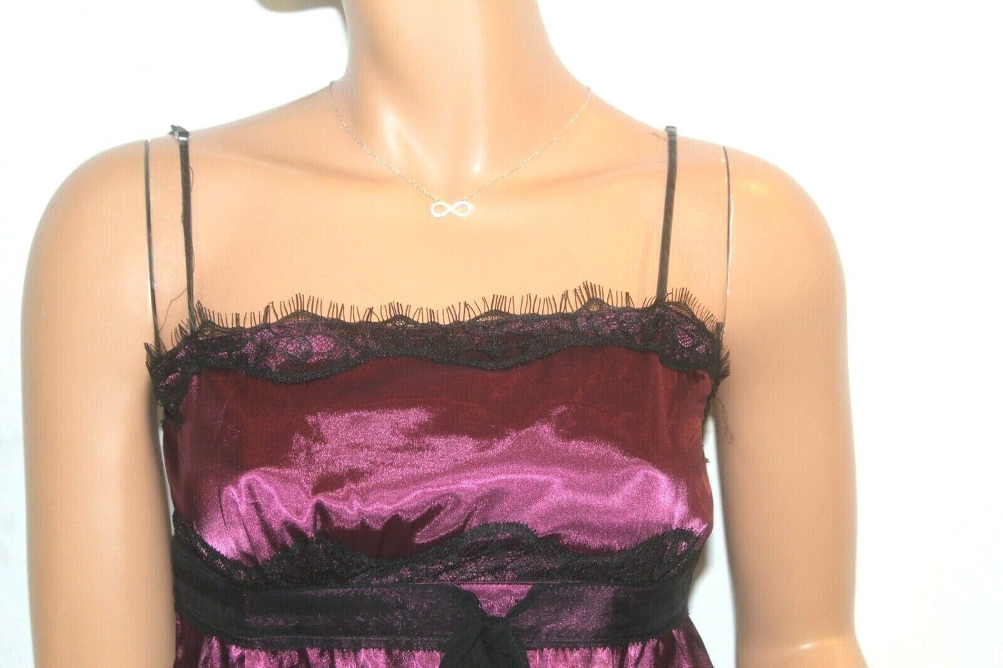 *NWT* GUESS  Women's Lace Trim Shiny Satin Camisole "SEXY" Top Size XS