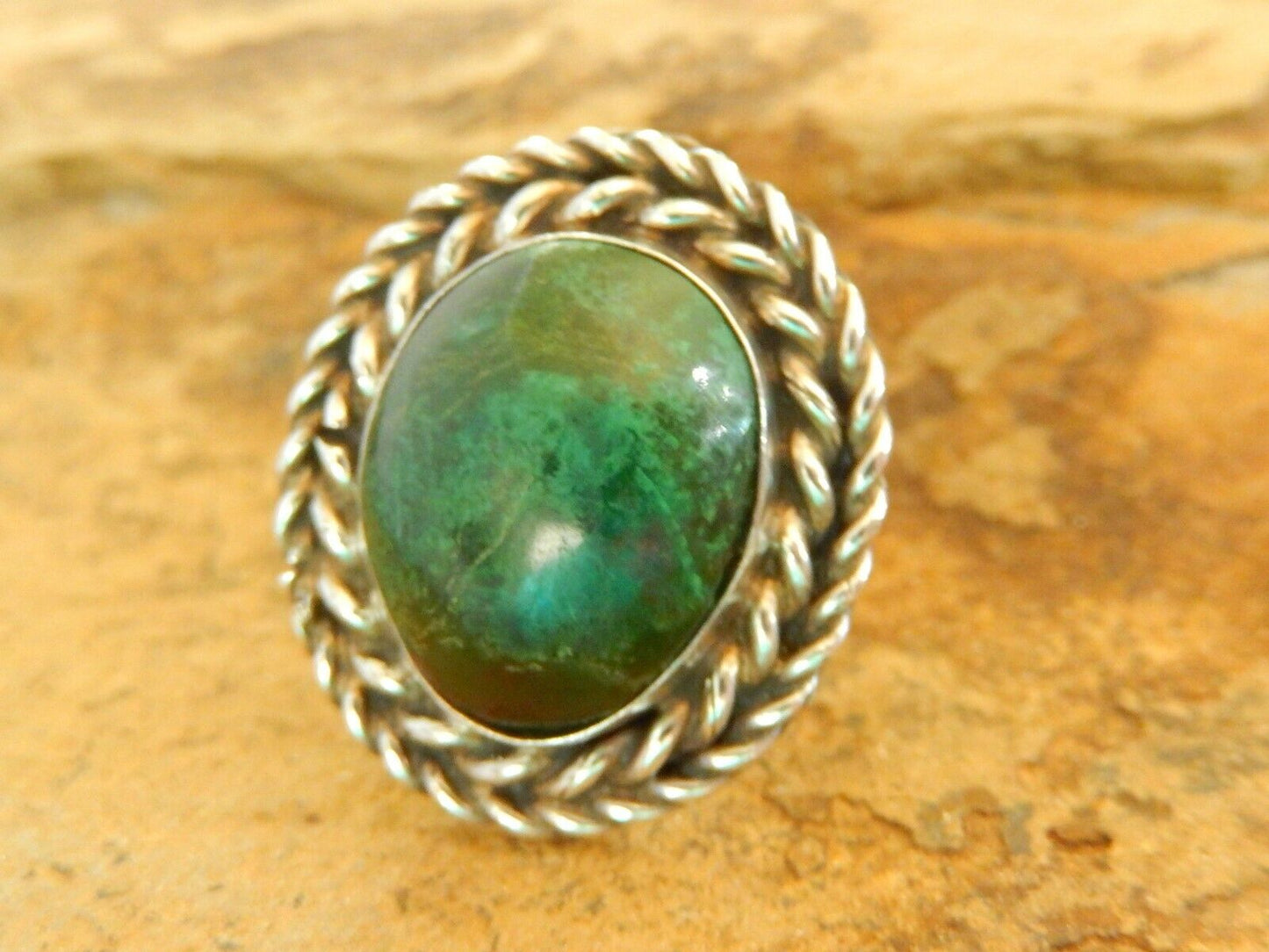 VINTAGE LARGE NATIVE AMER. STERLING SILVER GREEN TURQUOISE RING SIZE 7.75