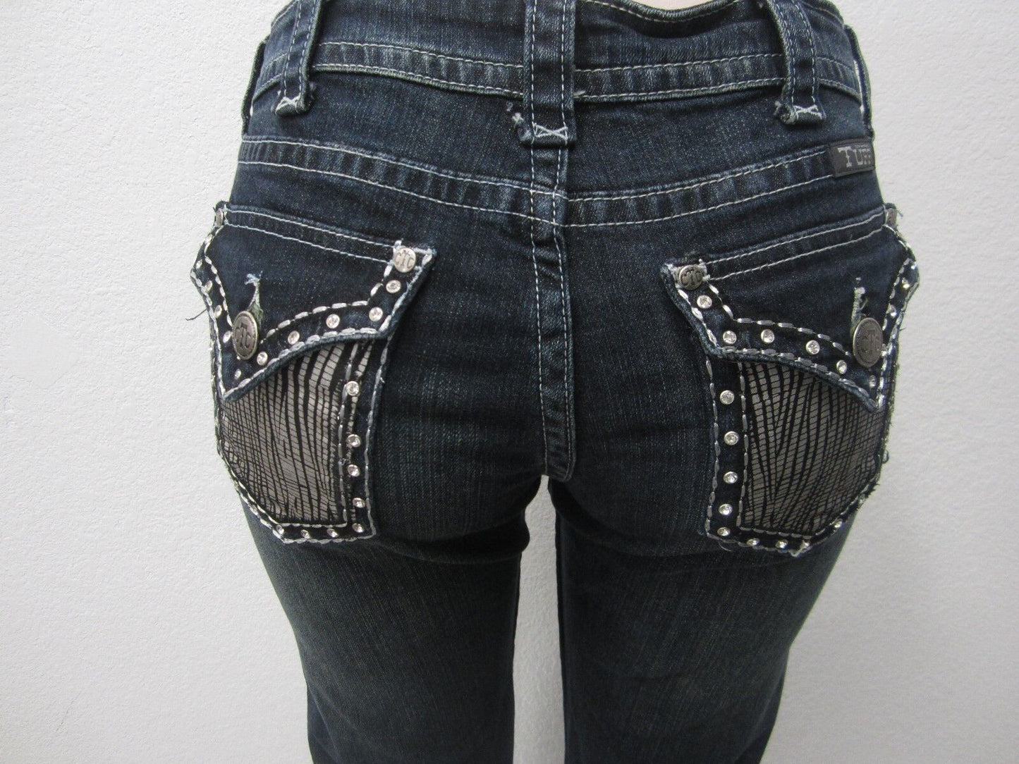 NWOT Cowgirl Tuff Jazzy Women’s Dark Wash Denim Embellished Rodeo Jeans Sz 28x33