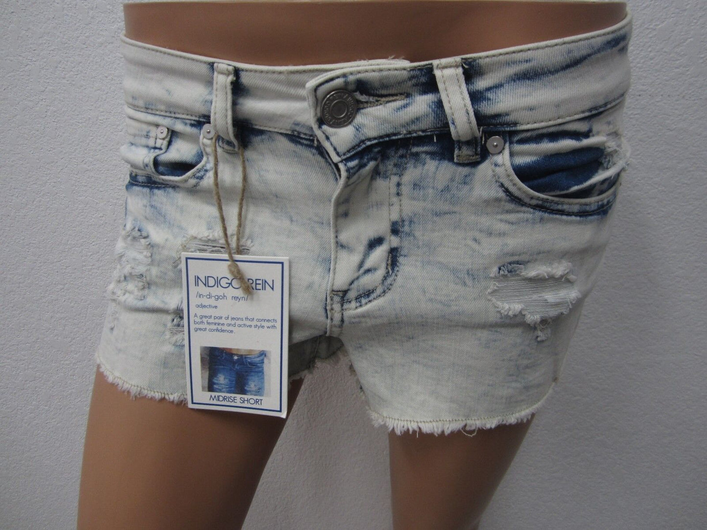 NWT Indigo Rein Women's Size 1  Shorts Washed Blue Fringe Distressed Mid Rise