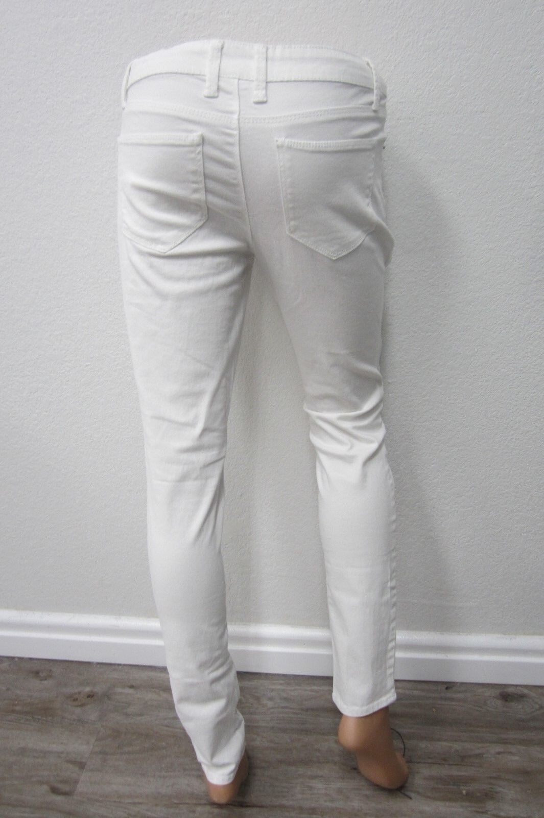 VERY NICE No Boundaries Women's White Stretchy Skinny Leg Jeans  Size 7 x 29L