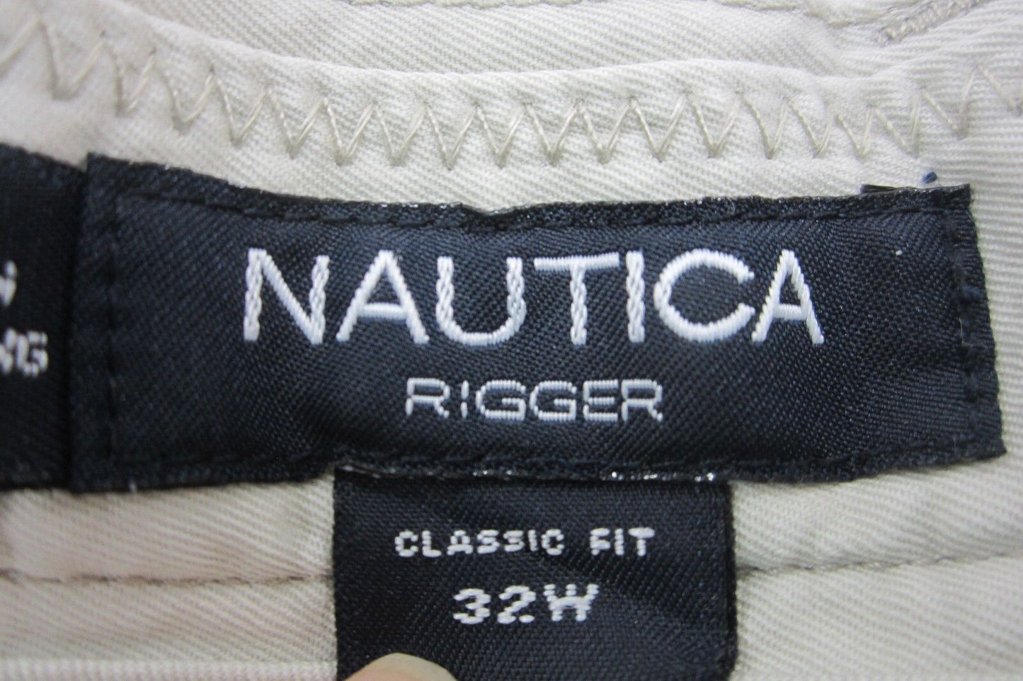 *NICE*  NAUTICA NS-83 Pleated Beige Khaki Shorts Mens size 32