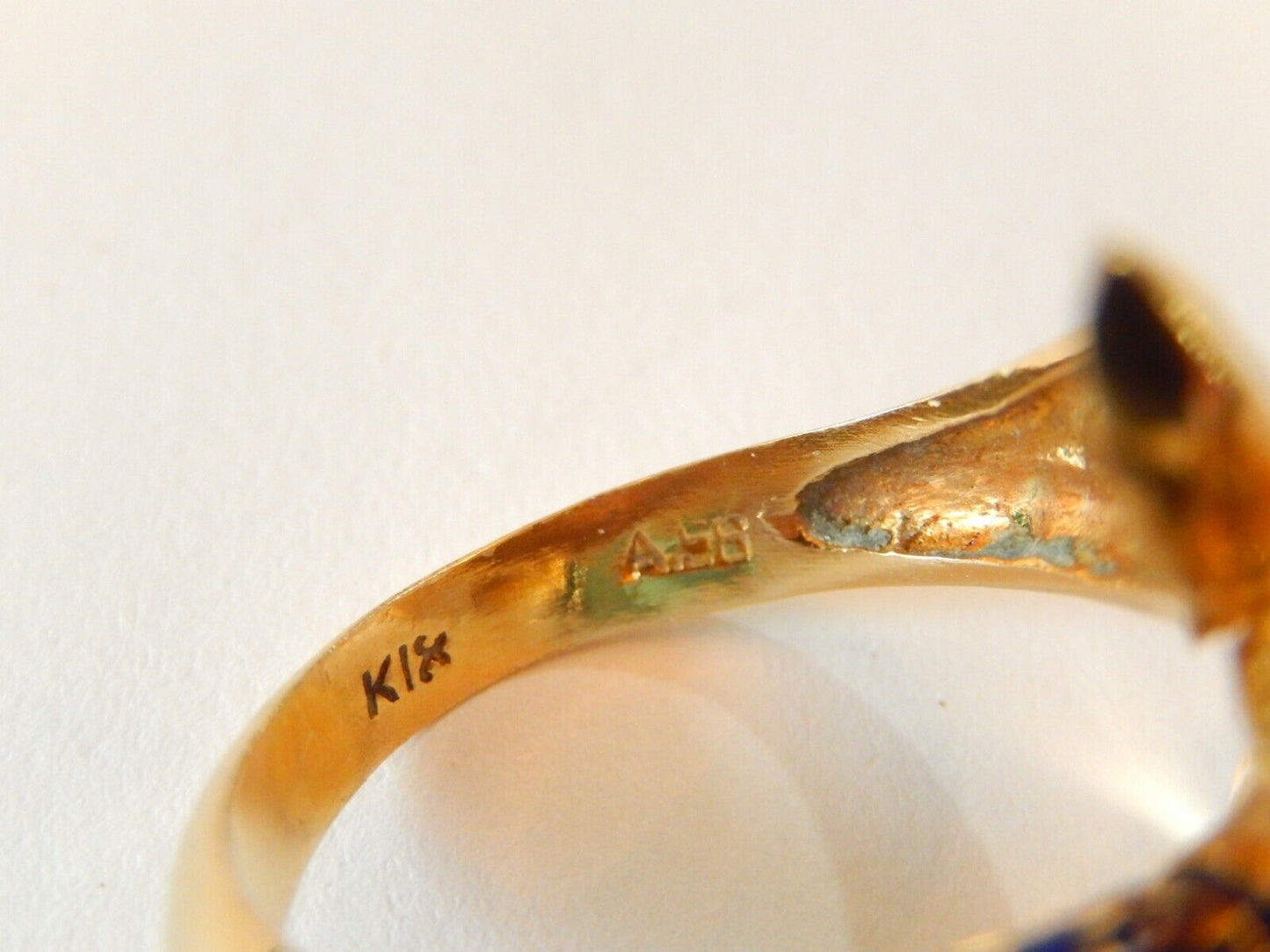 *VINTAGE*  MID-20TH CENTURY 18K YELLOW GOLD ENAMEL RAM HEAD WRAP AROUND RING