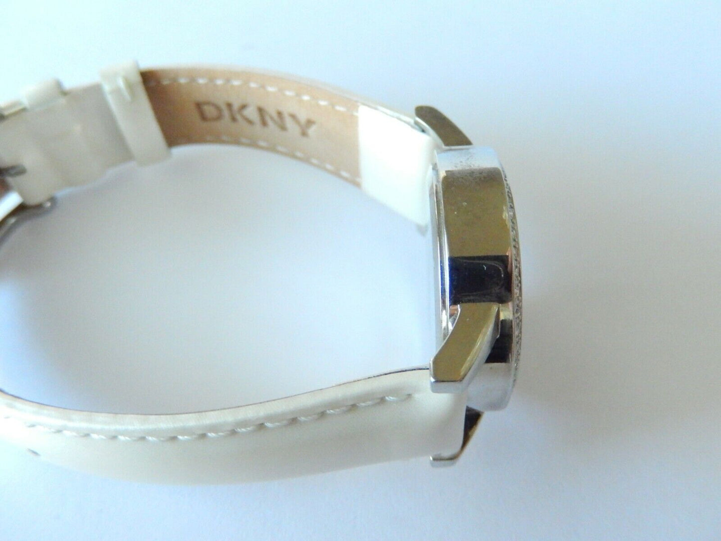 *NEW* DKNY Women's Watch Mother of Pearl Dial MOP White Leather Band NY-8015