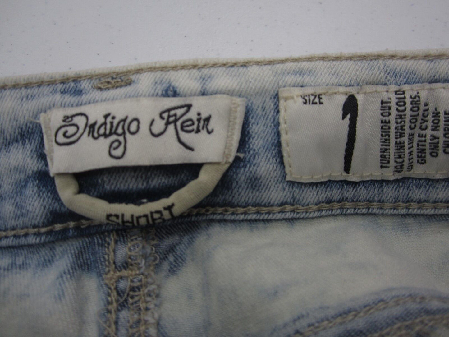 NWT Indigo Rein Women's Size 1  Shorts Washed Blue Fringe Distressed Mid Rise