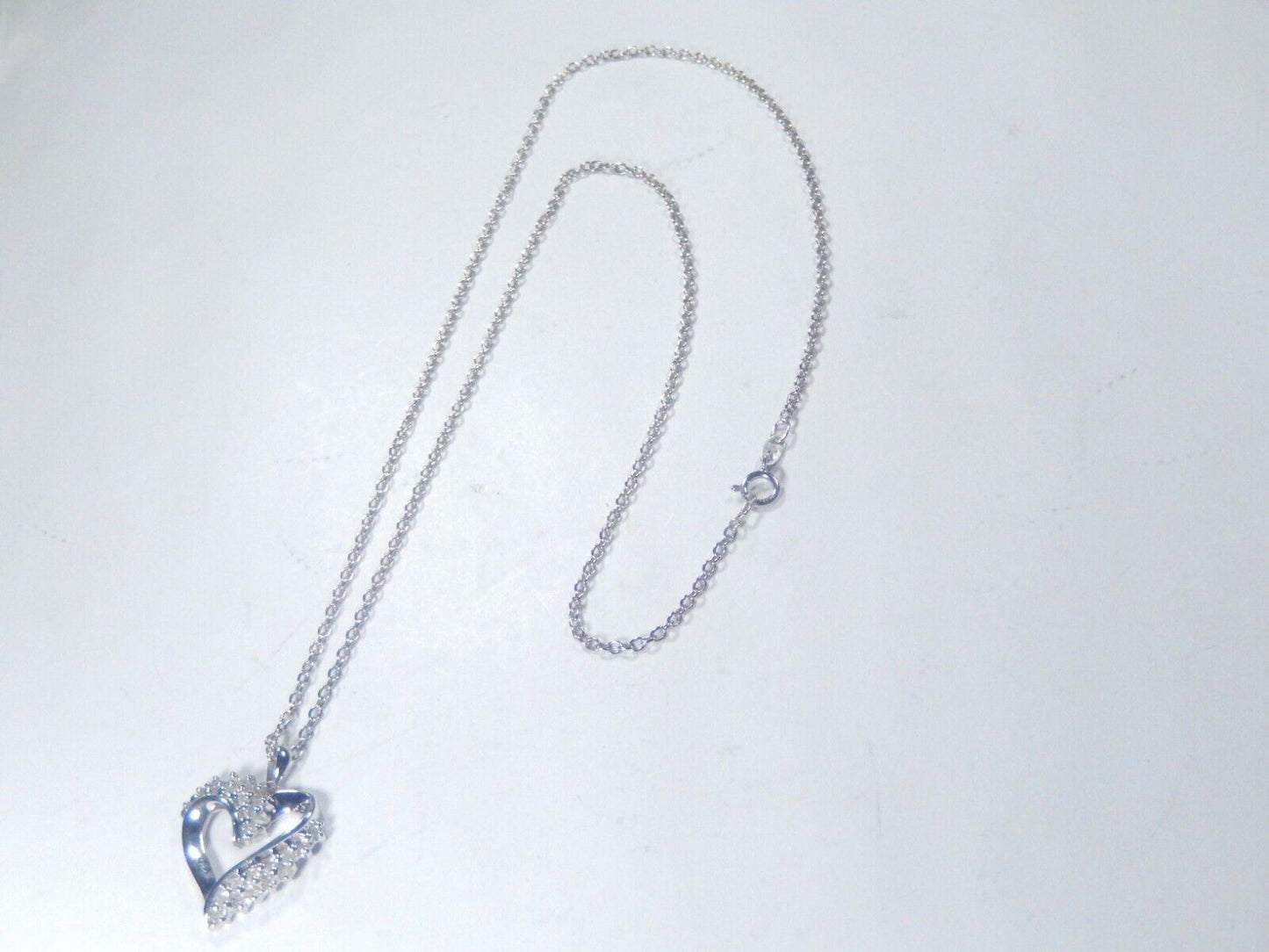 10k White Gold & 1/4CT Natural Diamond Heart Pendant with 18" chain