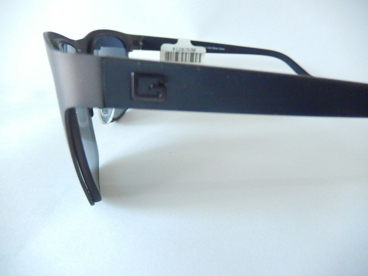 NWT $179 GUESS GU6815-GUN-5619 Men's Square Sunglasses  Gradient Lens Dark Gray