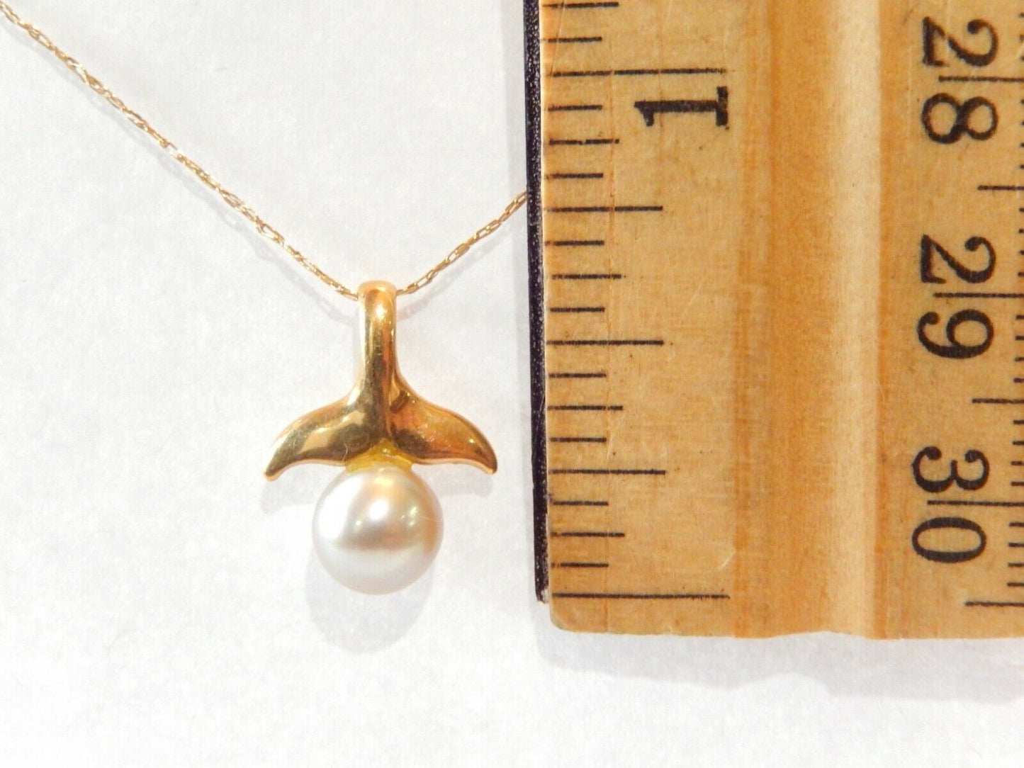 *VINTAGE*   10K Yellow Gold Pearl Solitaire Whale Tale Ocean Sea Life Pendant