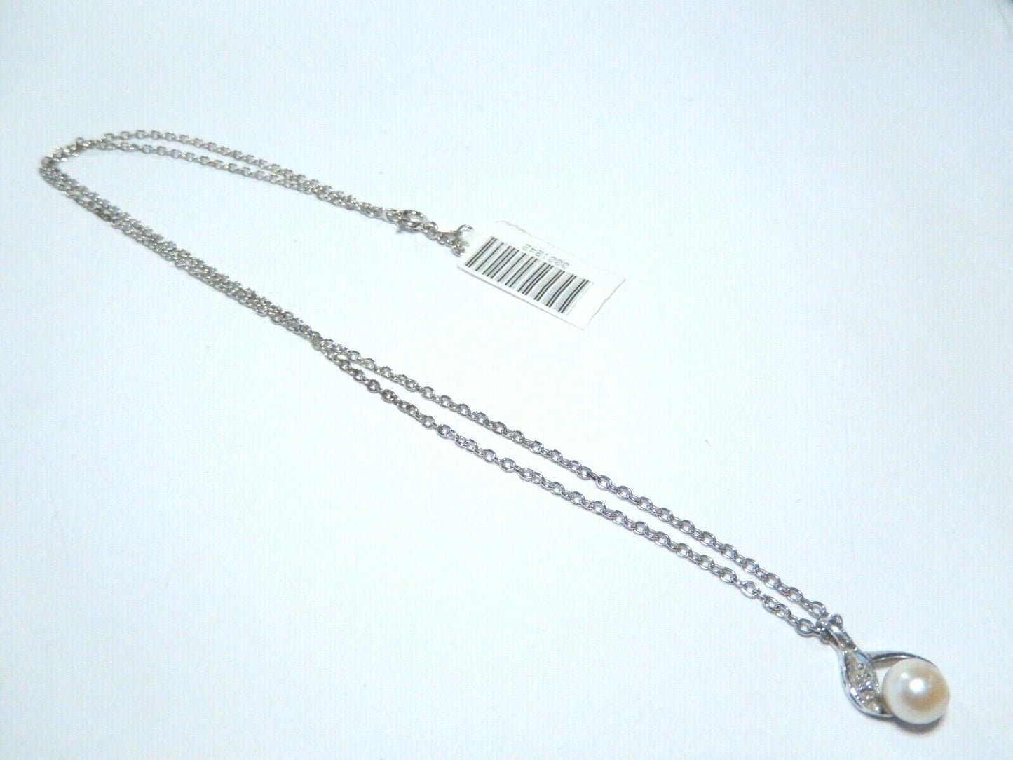 *VINTAGE*  14k White Gold  6mm Pearl & Diamond Pendant w/18" Chain