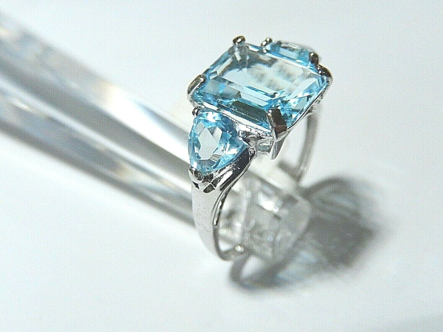 *NWT*  10K WHITE GOLD 4.00 CT SWISS  BLUE TOPAZ 3 STONE RING SIZE 7.5