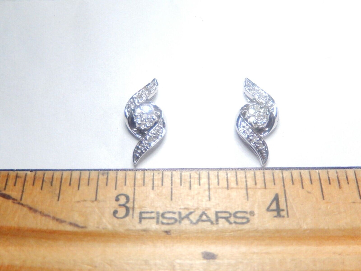 10K White Gold 1/4 CT Round Natural Diamond Cluster  Stud  Earrings