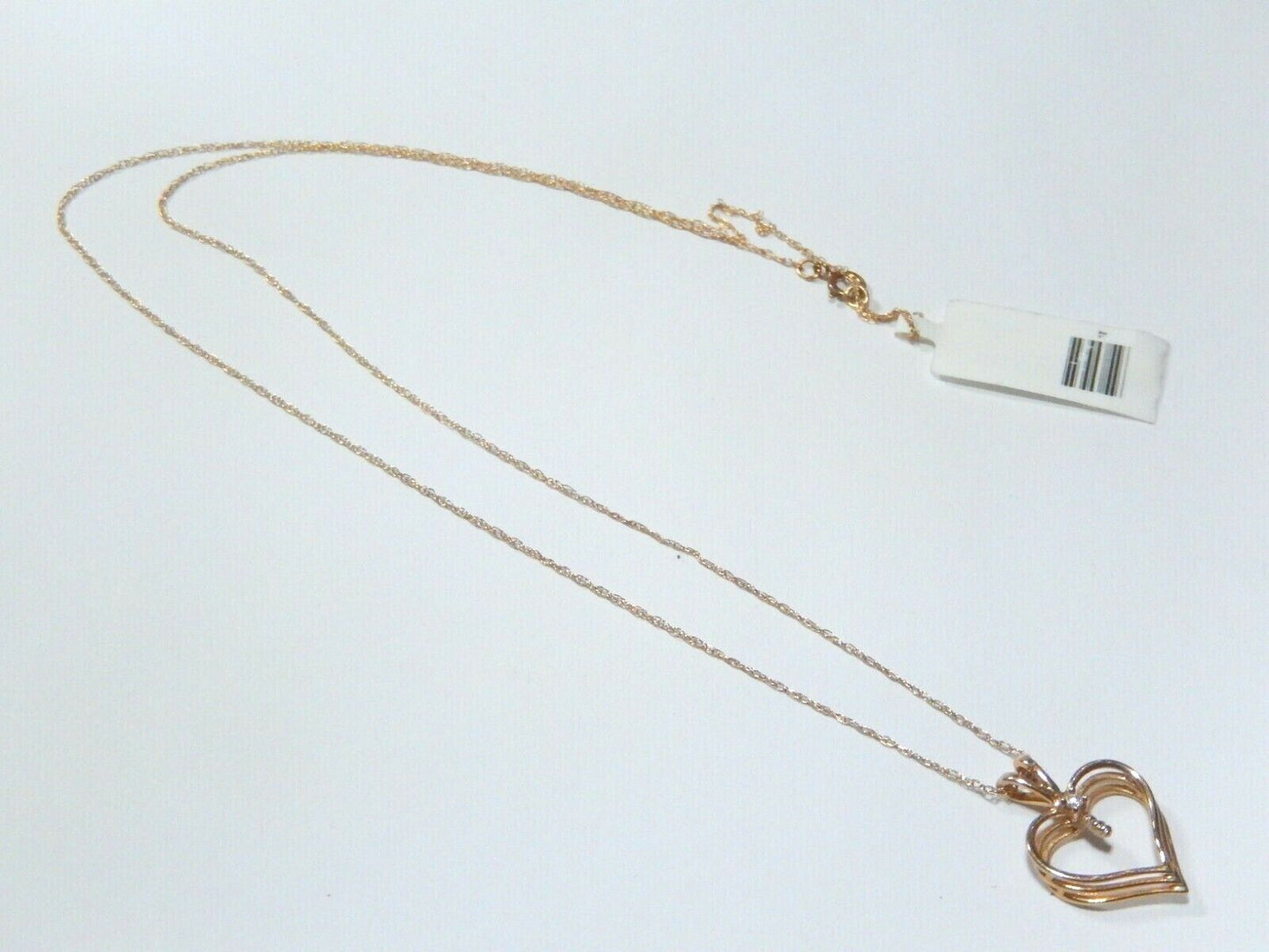 *VINTAGE*  10K Yellow Gold Solitaire Diamond Heart Pendant with 10K 18" Chain