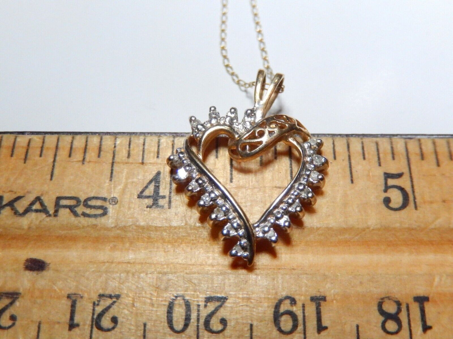 *VINTAGE* 10K Yellow Gold 1/4Ct Natural Diamond Shadow Heart Pendant  18" Chain