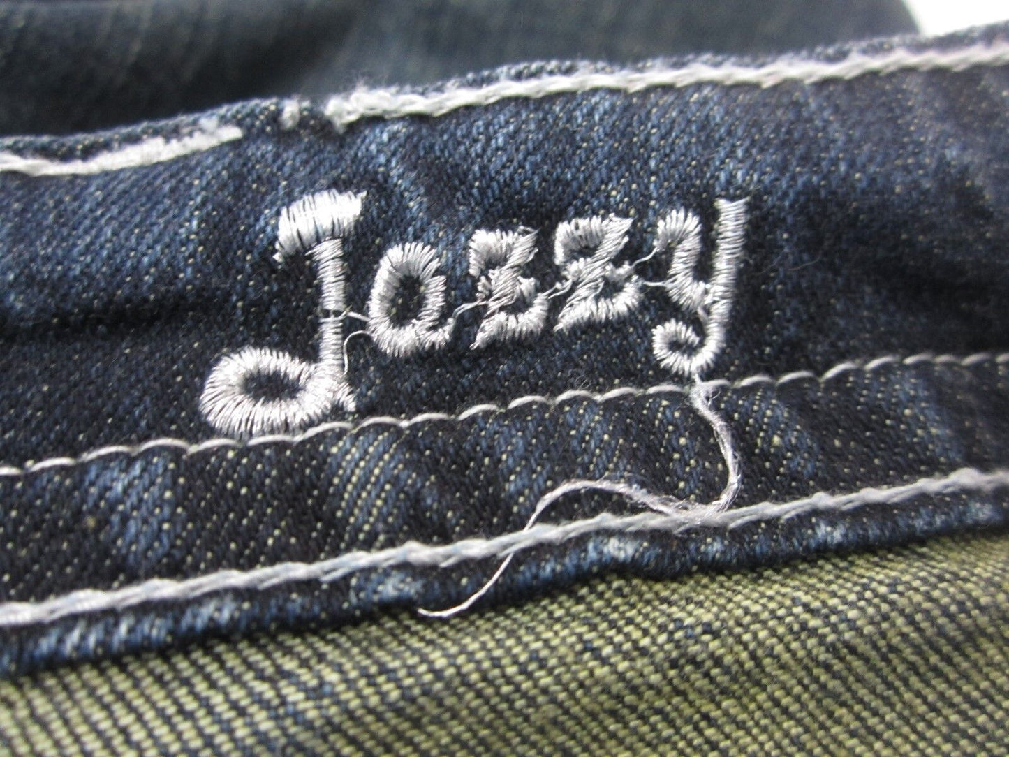 NWOT Cowgirl Tuff Jazzy Women’s Dark Wash Denim Embellished Rodeo Jeans Sz 28x33