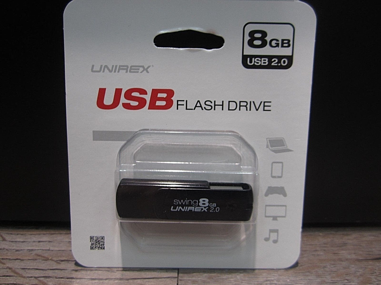 Unirex USFW-208S Swing 8GB USB 2.0 Flash Drive - BLACK