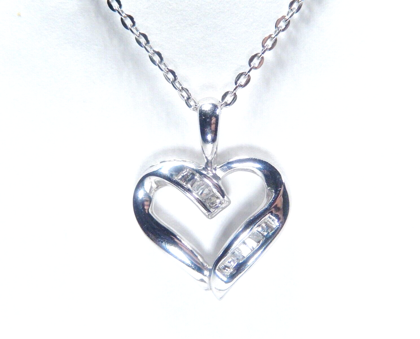 *VINTAGE*  10k White Gold  Baguette Diamond Heart Shape Pendant w/18"chain