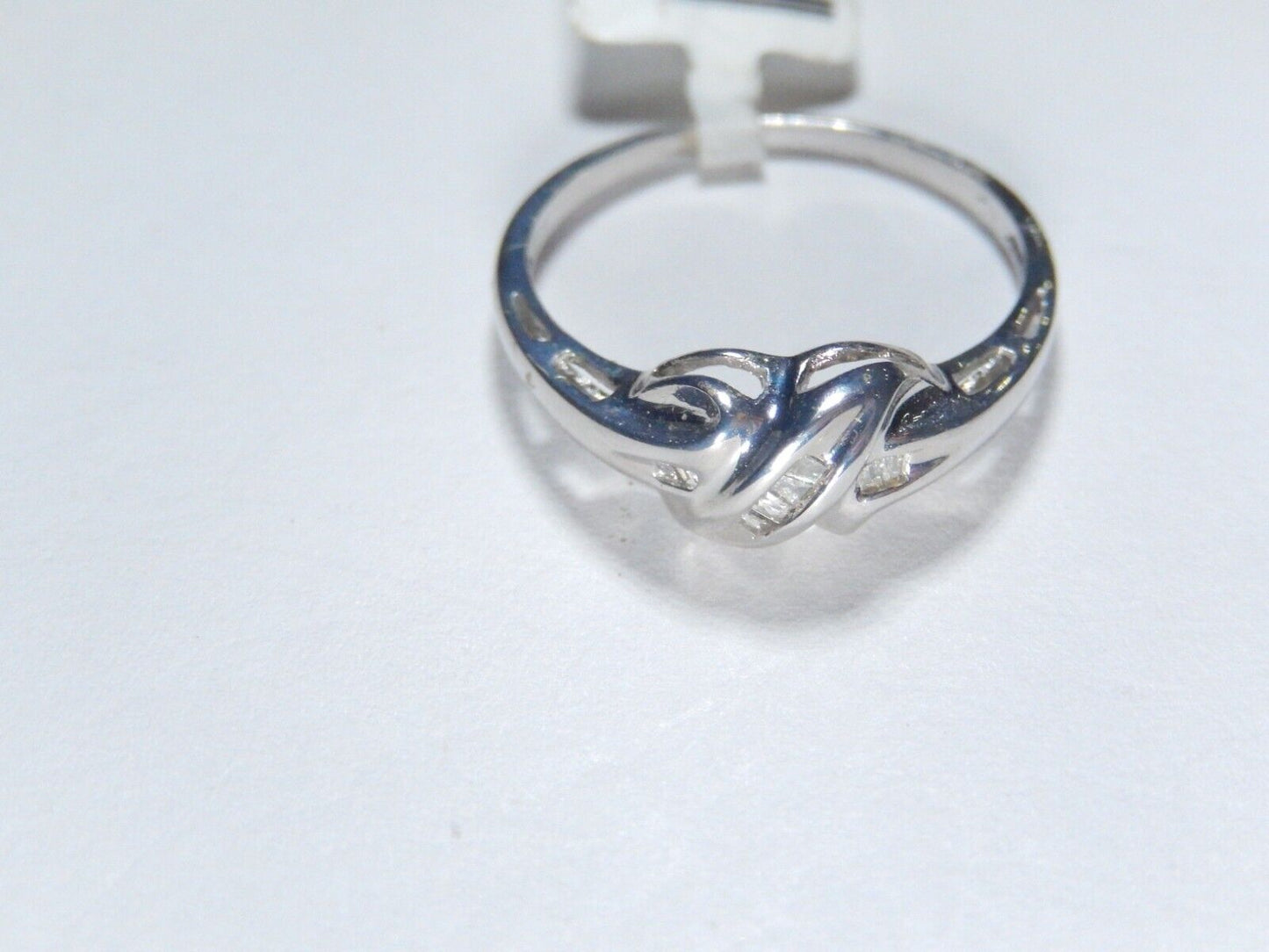 *VINTAGE* 10K White Gold Diamond Criss Cross X Wedding Band Ring Size 7