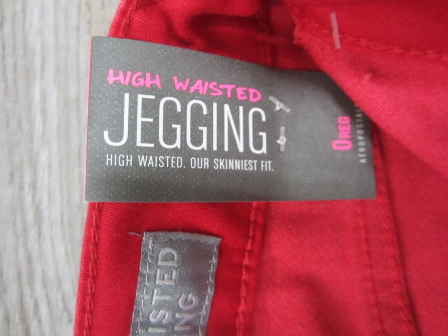NWT Aeropostale Womens Seriously Stretchy Red Color Wash High-Waisted Jegging 0R