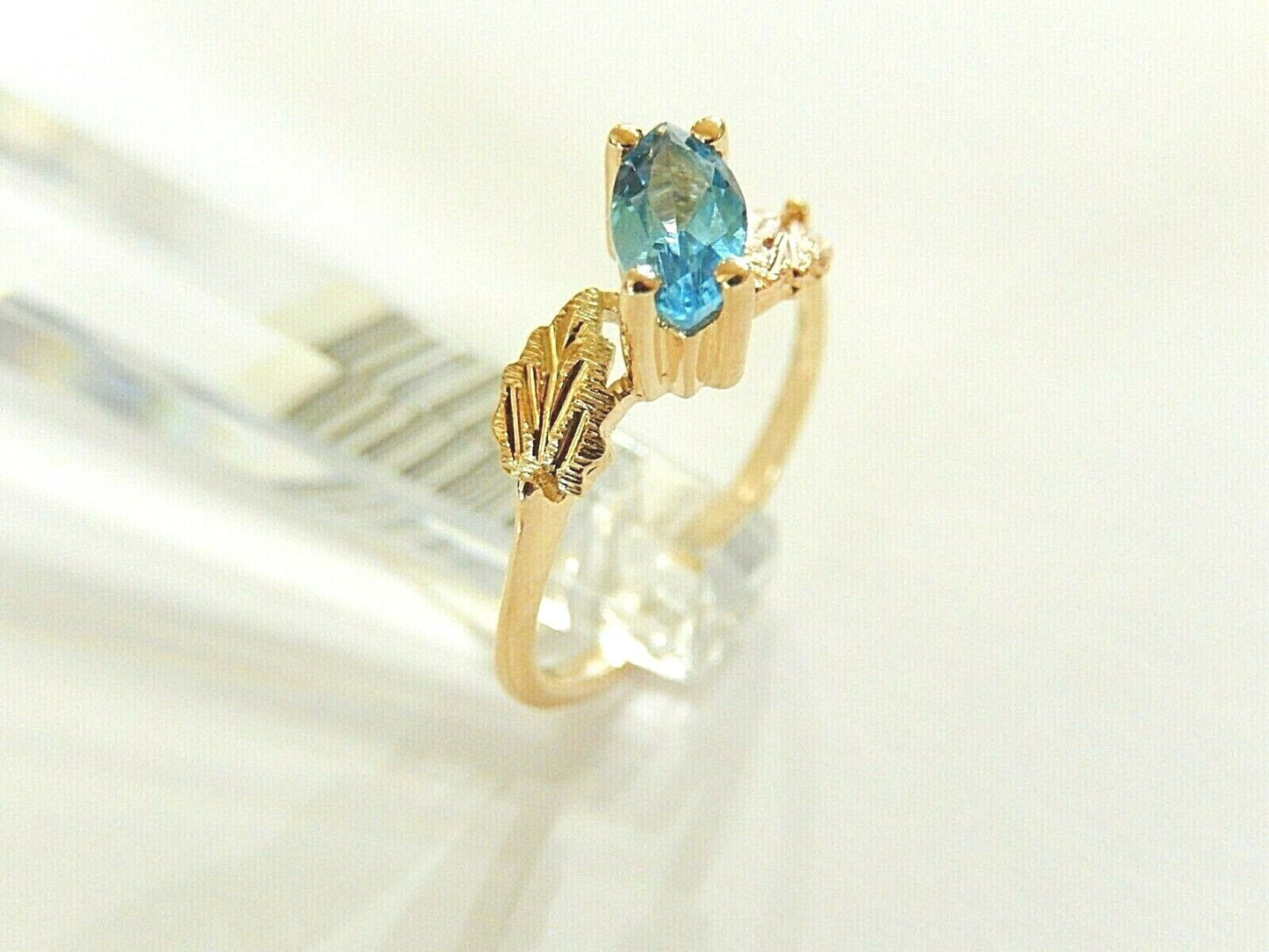 *NWT*  10K Yellow Gold Genuine Blue Topaz Two Leaf Design Ring Size 7.5