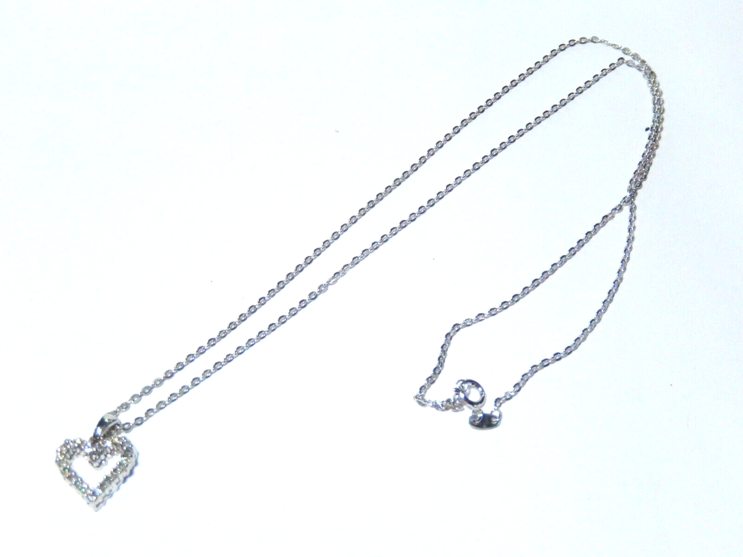 18K White Gold Natural .25ctw Diamond Heart Pendant Necklace w/18" Chain