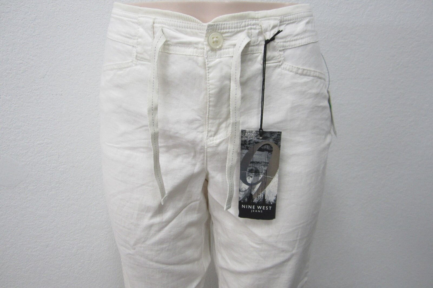 *NWT* Nine West SUPER CUTE Cozy White Linen Blend Capris Size 8 (W28 x L17)