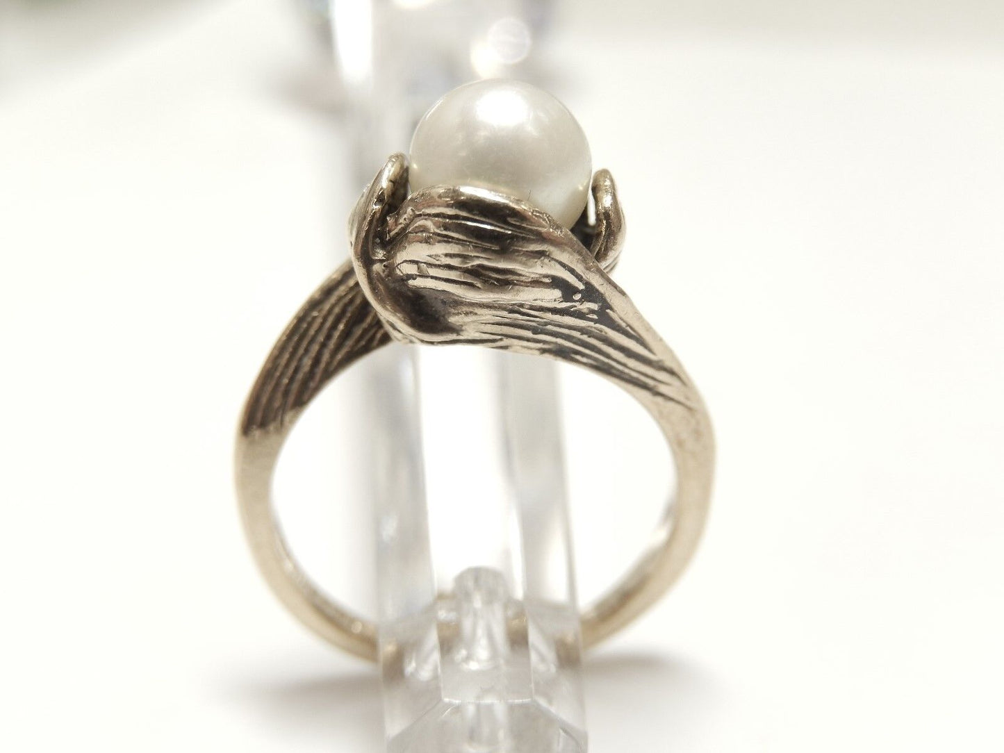 Lovely Vintage 10K Yellow Gold  Ring W/A White 6.5mm Cultured Pearl. Sz 6.5