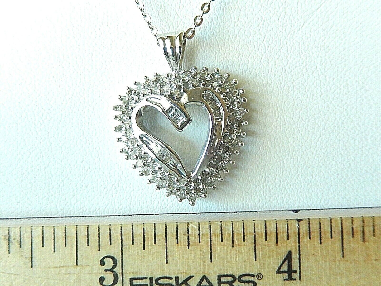 *VINTAGE* 14Kt White Gold 1.00 CT Natural Diamond Heart Pendant with 18" Chain