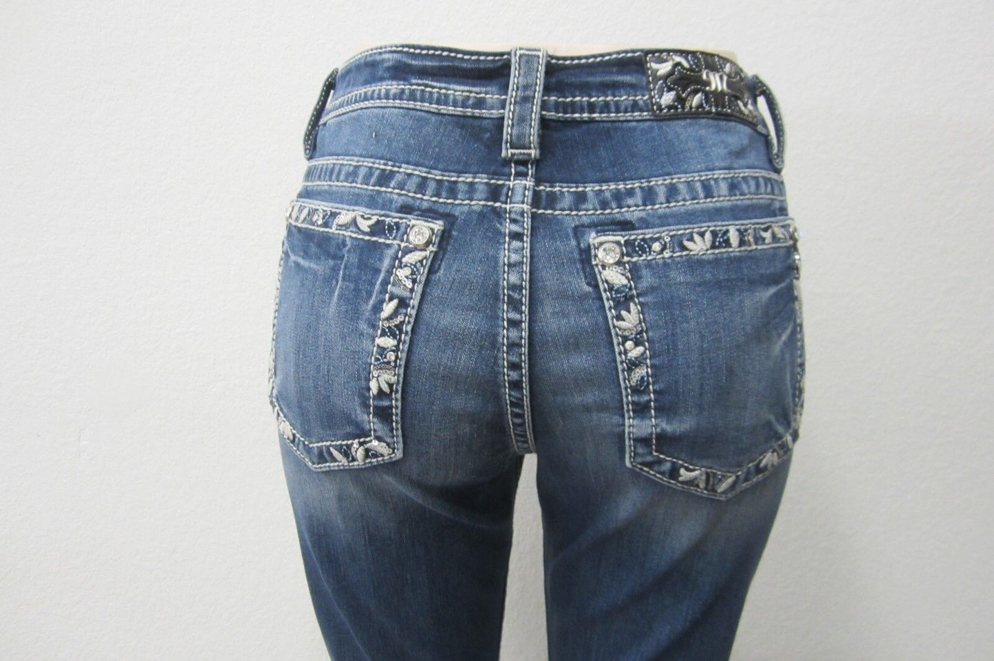 NWT Miss Me Women's Blue Floral Embroidered Border Jeans - Boot Cut  - MY3013B2