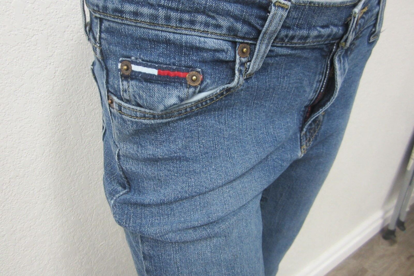 *NICE*  Women's TOMMY HILFIGER Straight Leg Denim Blue Jeans  Size 5R  x  31"L