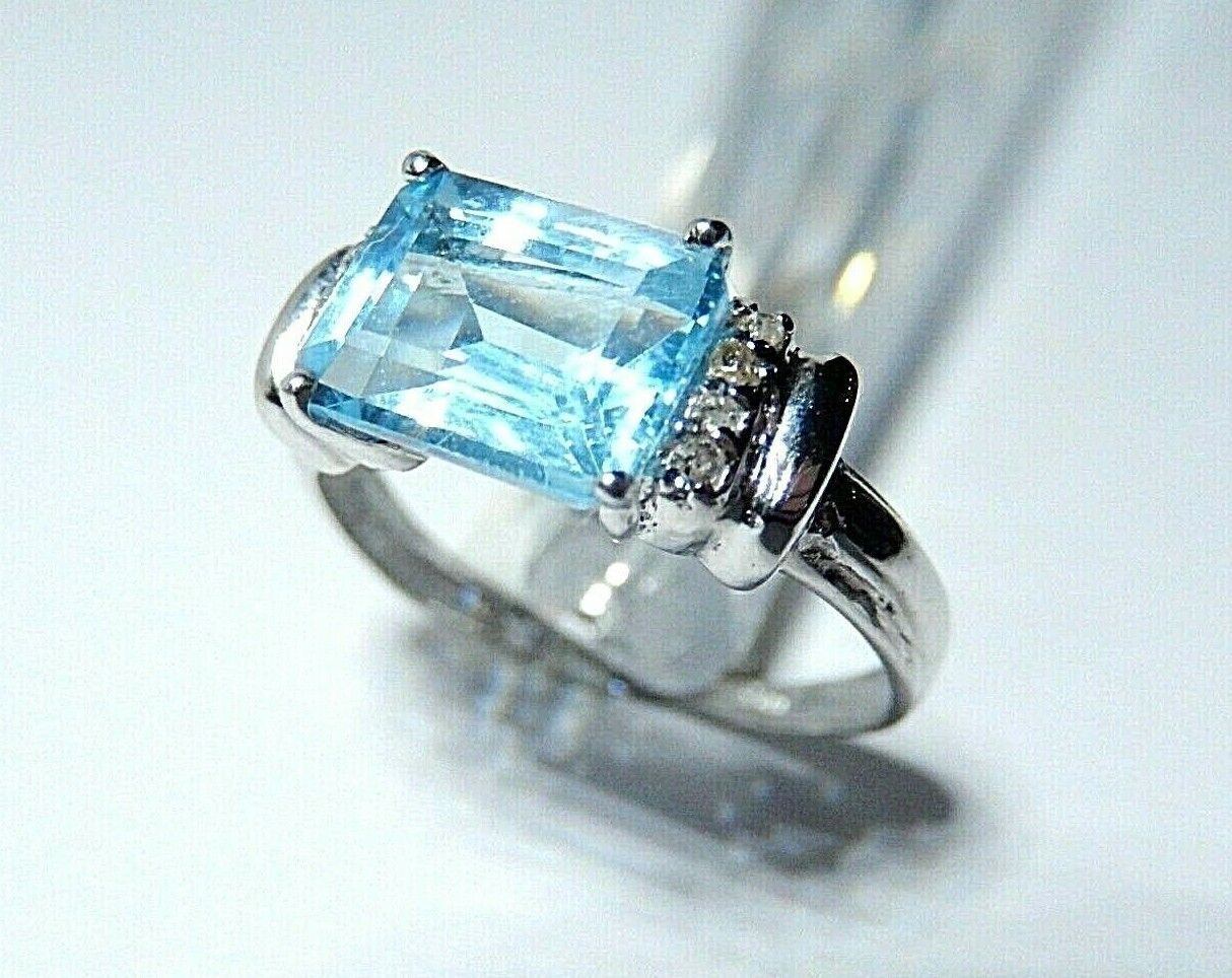 *NWT* 10K White Gold 2.50 CT Blue Topaz & Diamond Solitaire Ring Size 7.5