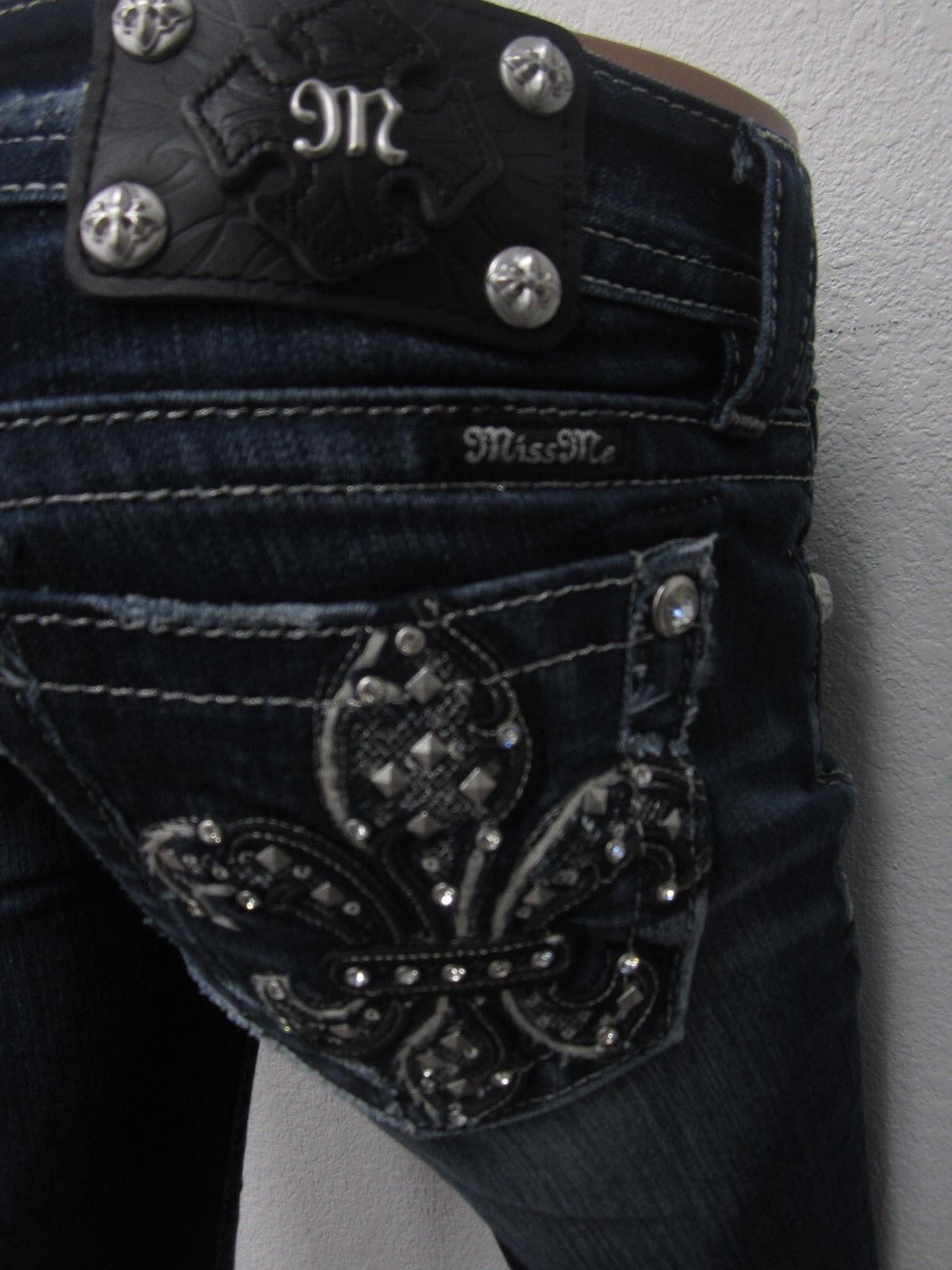 NWT  Women's Miss Me Jeans Signature Boot W25 L32 Super Cute Jeans!!