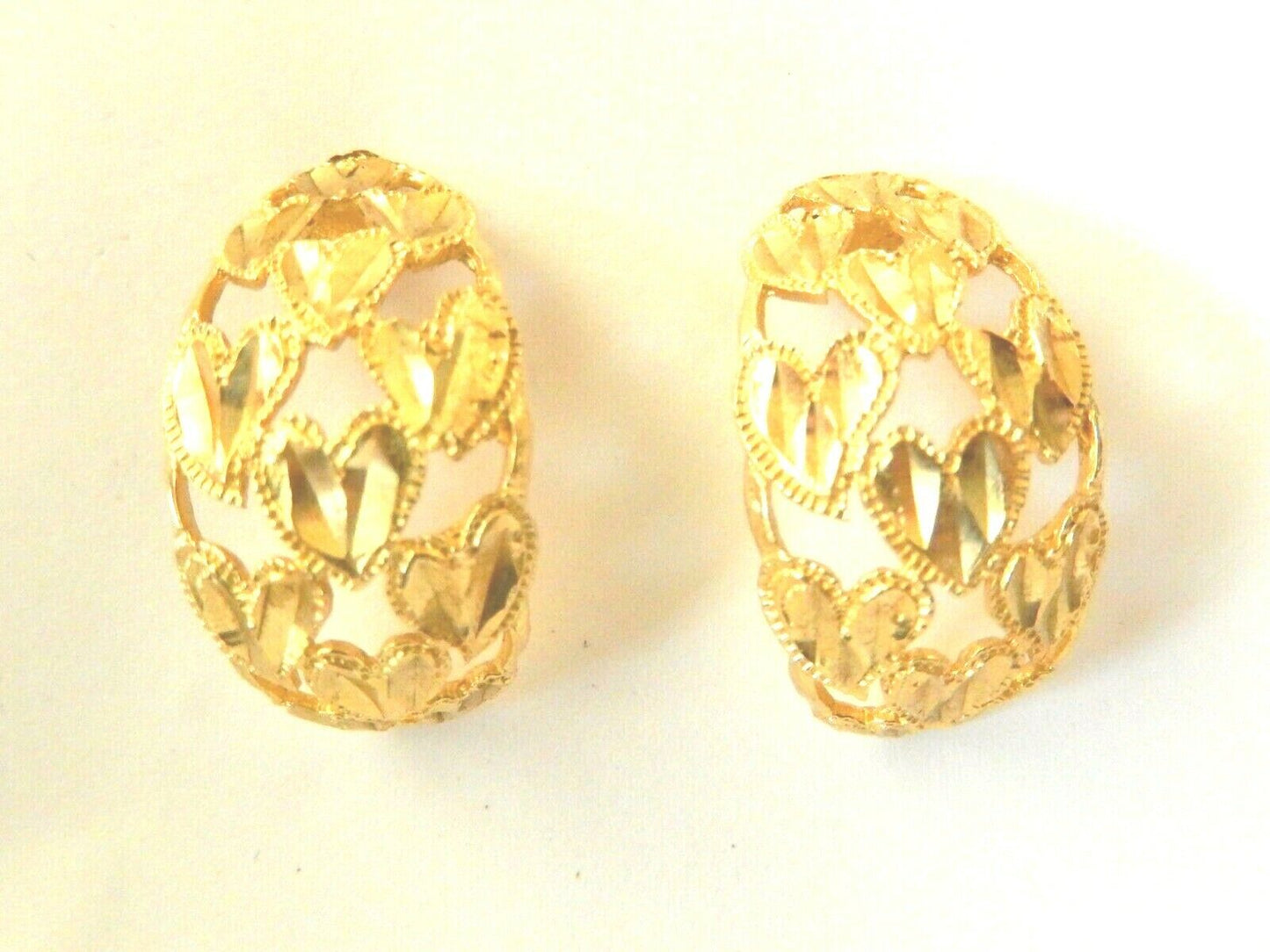 *VINTAGE* LARGE 10K YELLOW GOLD  Diamond Cut Hearts Cast Thick Hoop Earrings