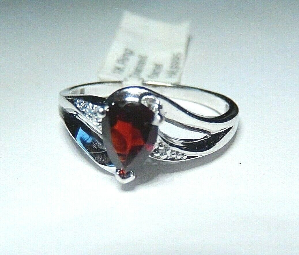 *NWT* 10k White Gold 3/4CT Pear Garnet And Diamond Ring Sz 7.5