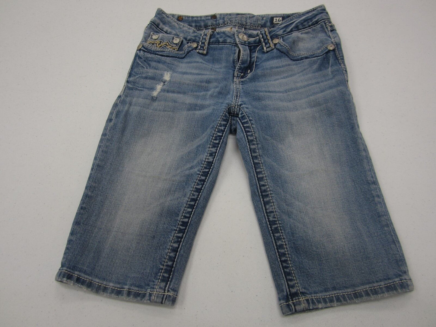 VERY NICE Miss Me Girl's Distressed Capri Jeans JK1046M Bermuda Size 16 x 12"