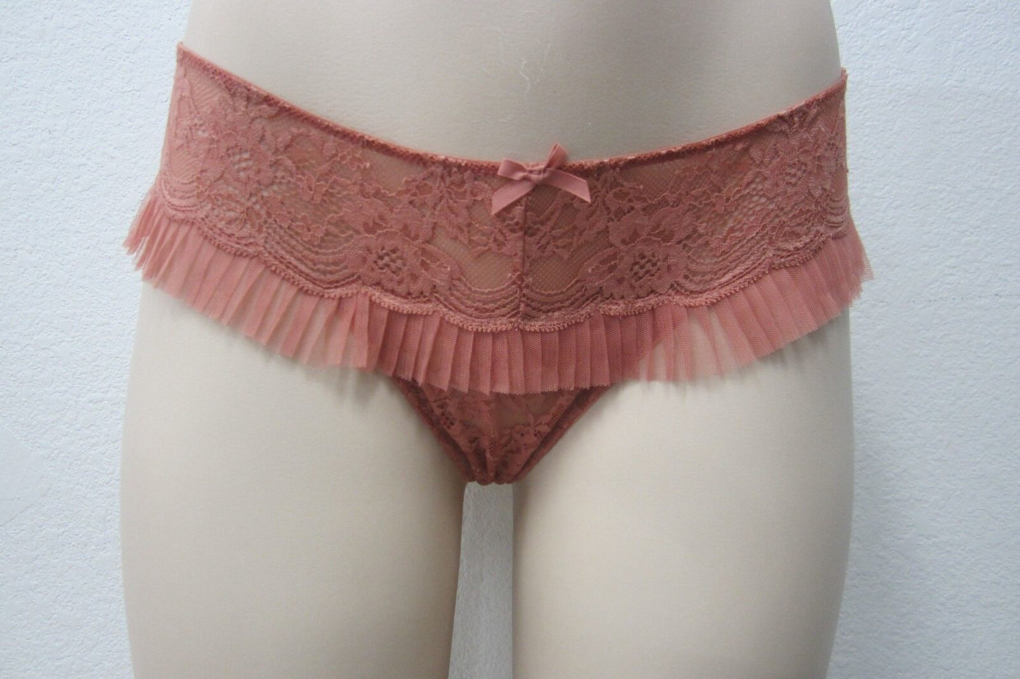 NWT*VICTORIA'S SECRET WIDE SIDE THONG*STRING PANTY Size Medium