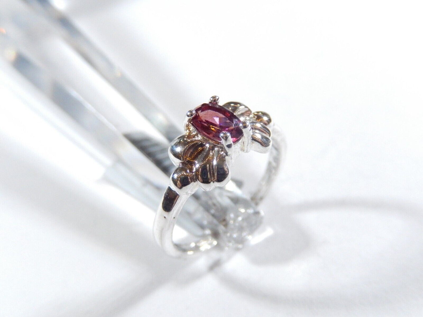 *VINTAGE* Cute Sterling Silver Garnet Ring Size 6.75