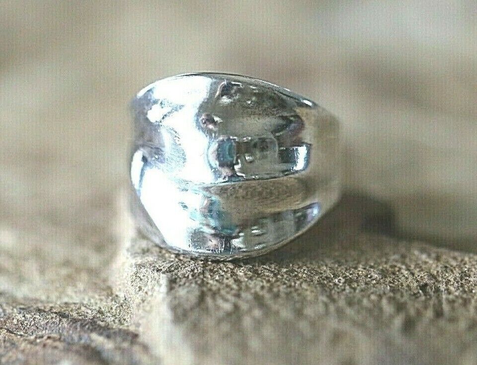 *VINTAGE*  Wide Handcrafted .925 Sterling Silver Native American Ring Size 7.5