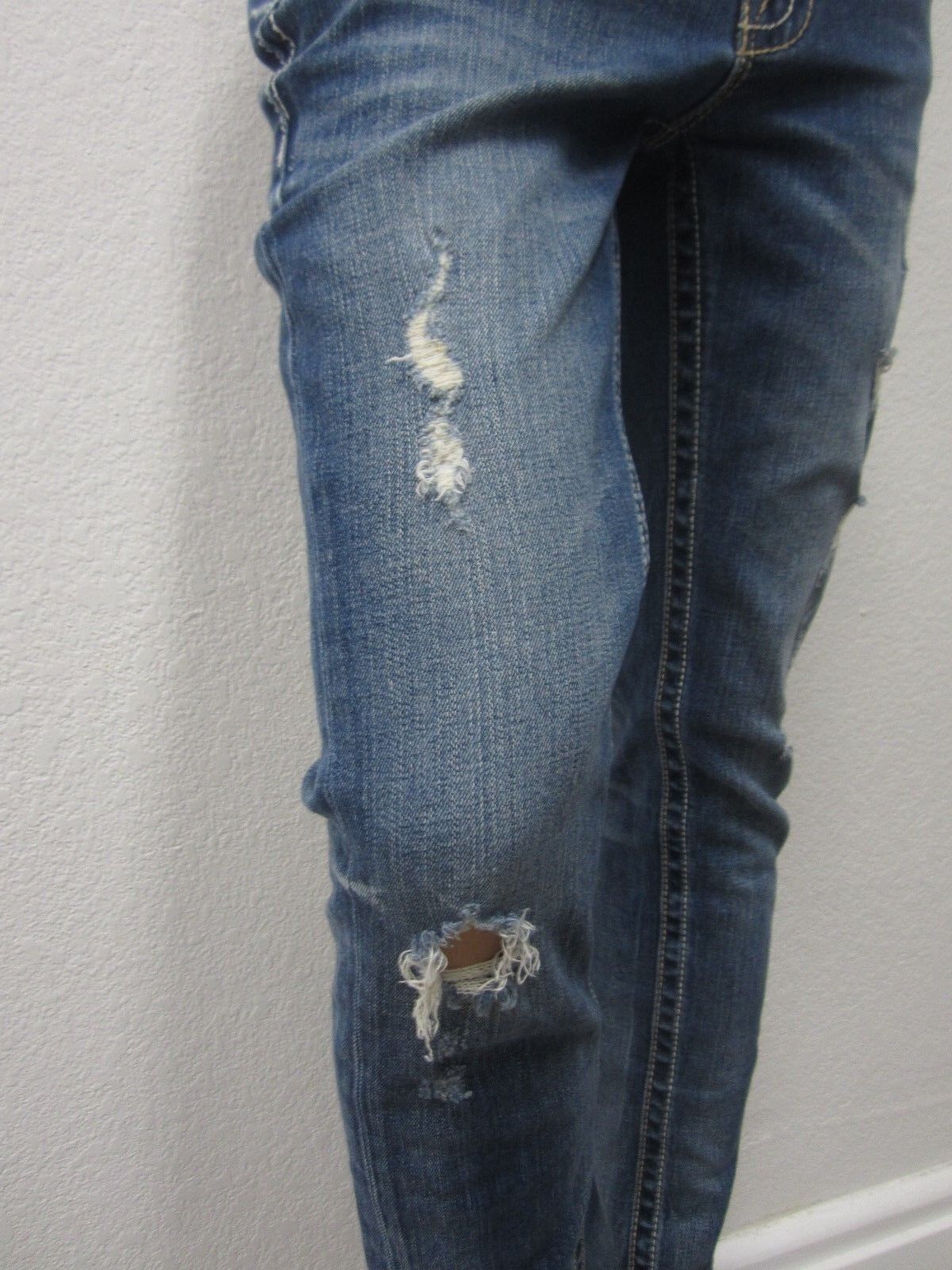 NICE Miss Me Buckle Skinny Jeans Style X1002SP The M Series Med Blue Size 26x31