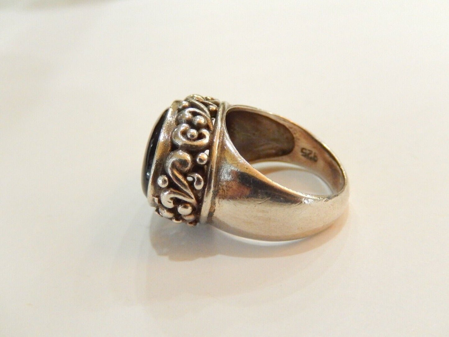 *VINTAGE*  STERLING SILVER BLACK ONYX SOUTHWEST STYLE RING SIZE 8.5