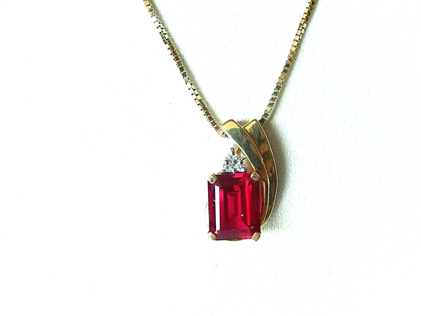 *VINTAGE*10K Yellow Gold 2.5CT  Ruby & Diamond  Pendant with 10K 18" Box Chain
