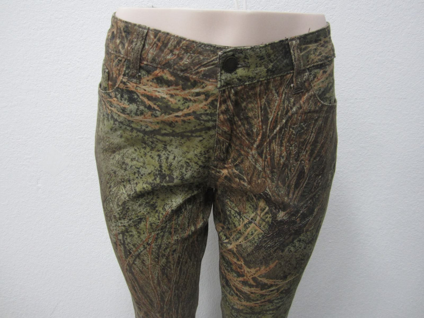 NWT Mossy Oak Brush 5 Pocket Camo Jeans with Stretch Women's Pants Size 18