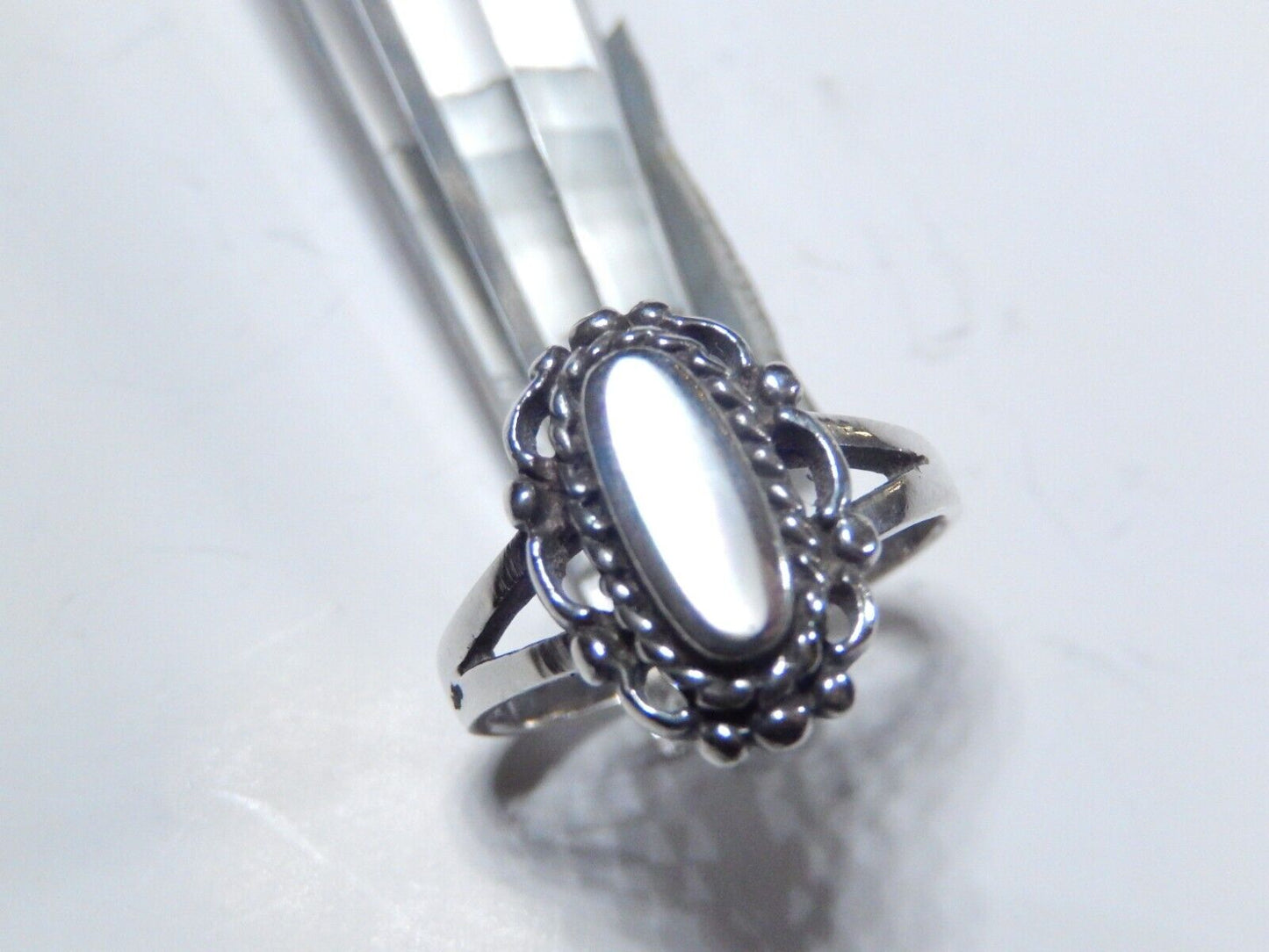 *VINTAGE* Mother of Pearl Ring Bohemian Sterling Silver Southwestern Ring Sz 7.5