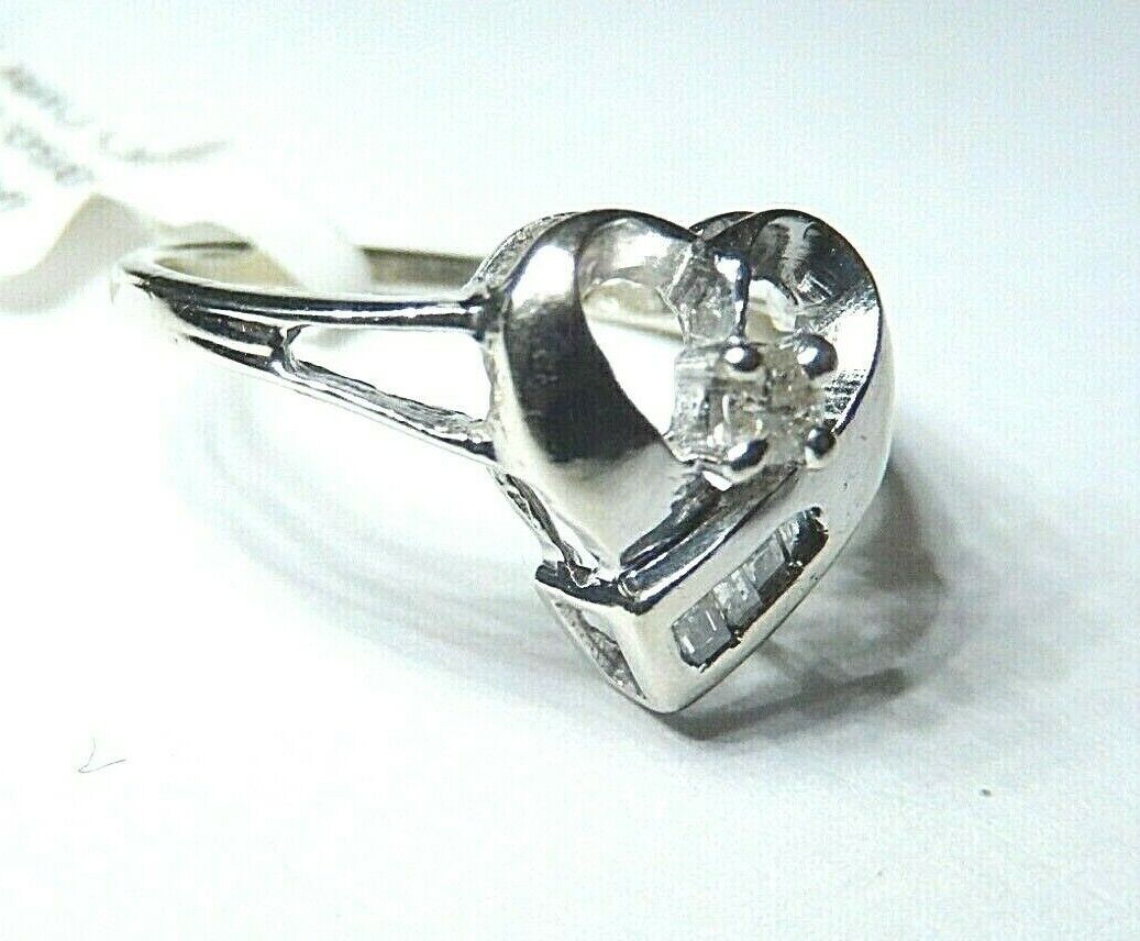 *VINTAGE* 10K White Gold Diamond Heart Ring Size 6