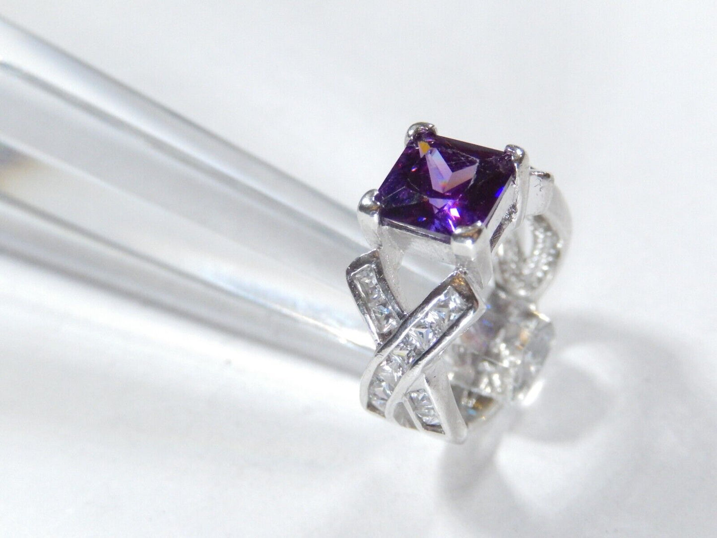 *VINTAGE* Sterling Silver 2.00 CT Princess Cut Amethyst and CZ Accent Ring Sz 5