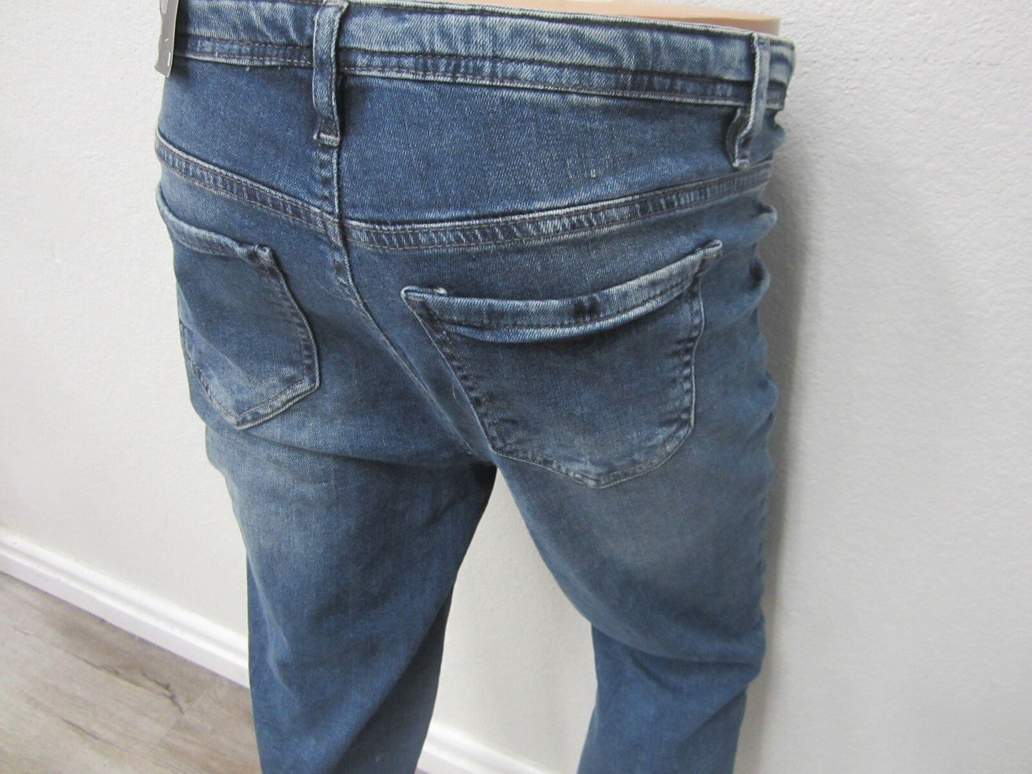 NWT WOMEN'S REFUGE FLARE LEG MEDIUM BLUE STRETCH JEANS SIZE 8 x 31L